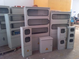ENCERRAMIENTOS O GABINETES METALICOS PARA ALOJAR EQUIPO ELECTRICO. - AC